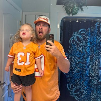 blakepetty19's profile picture. I’m here for the sports pages