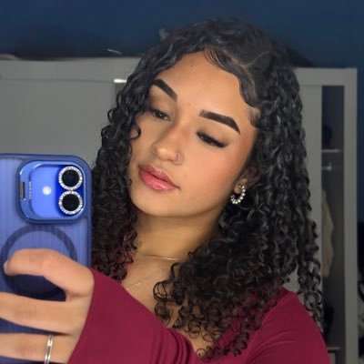 s_xwzyss's profile picture. || @xwzyss