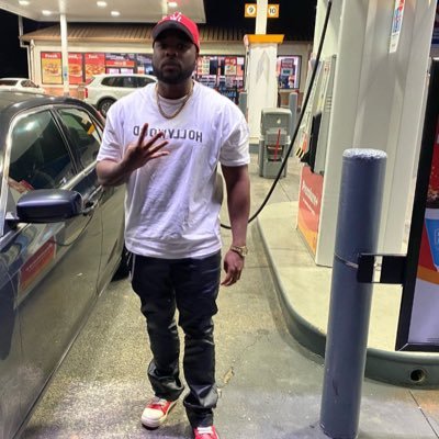 Bitchh_ImRollin's profile picture. 