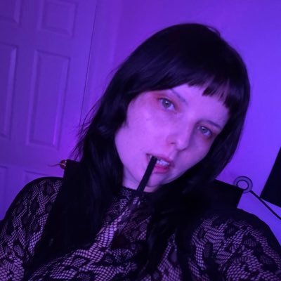 sin4stoned's profile picture. ✦ 𝖕𝖑𝖆𝖞𝖊𝖗 𝟣 ✦ ʙʀᴀᴛᴛʏ ᴇᴍᴏ ᴘʀɪɴᴄᴇѕѕ ♡˖꒰ᵕ༚ᵕ꒱˖♡ Controller in one hand, your wallet in the other. ⋆˚✩ 🎮 ✩˚⋆