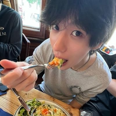 dreamsofberriis's profile picture. twinkiest alpha to ever alpha