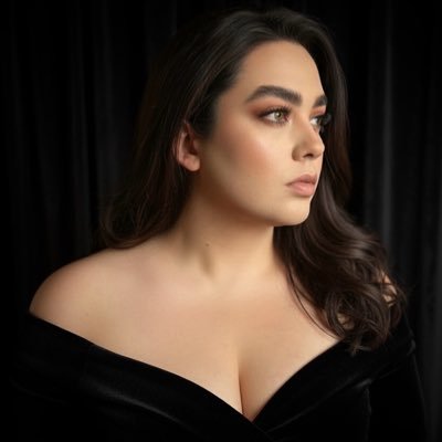 ValeriaaSalt's profile picture. El verdadero encanto de la Reina radica en la seguridad con la que siempre se planta frente al mundo. 🇲🇽