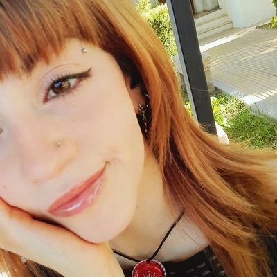 vikereta's profile picture. no pienso salir corriendo después de tocar el timbre