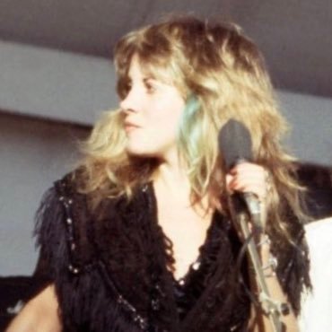 nyr_ella's profile picture. 