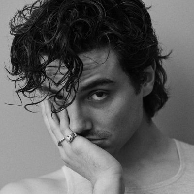 rosessavage's profile picture. “That I might've had black hair at one point in my life.”

@morfinasbyhumbe