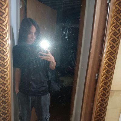 EoAlmeida__'s profile picture. espelho sujo acabou com a foto ksks