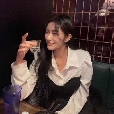 Wmafcuckcouple's profile picture. Hello we are a Asian couple looking to explore the world of Wmaf!