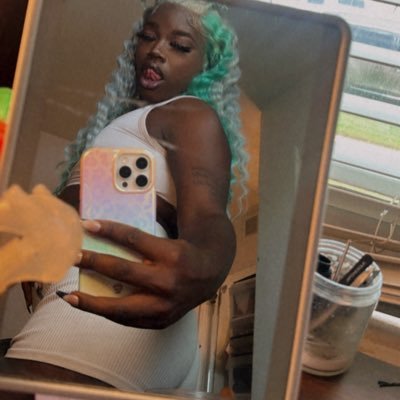 DRILLA_4's profile picture. BIG BAG CHASER🏃🏾‍♂️.The💰running from me.💯sc:Dejeanaa👻 ig:King_material📸 D~Jrilłaā