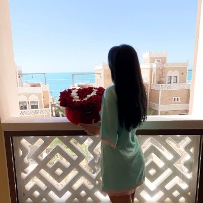 FinlandEvelyn's profile picture. A believer in slow mornings, good coffee, and meaningful conversations ☕🌿
Living gracefully. Curious soul. Lover of art, books & sunsets ✨📖
Elegant chaos wrap