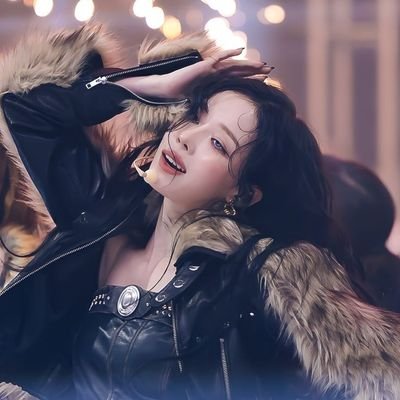 itz_aetzy's profile picture. Only my
stan illit e itzy