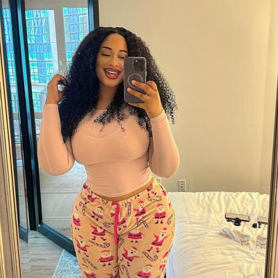 rosesusan59's profile picture. 