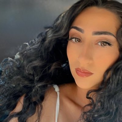 erikachantal_'s profile picture. •🦇☕️📚🛸🌿🫀🪩🫧🪐•