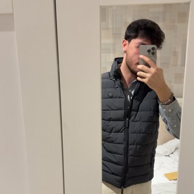 ShinwarSarbast's profile picture. Kurdish-Canadian | BBA Candidate