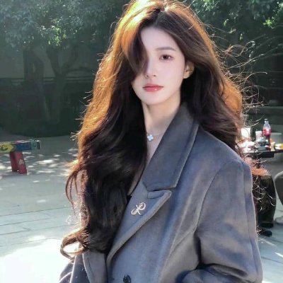 RohitKu60615885's profile picture. She’s a dreamer, weaving hope into every sunrise, building a future with courage and endless curiosity.