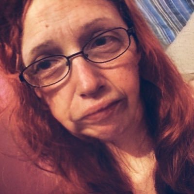 w0arna's profile picture. Something is human and alien to me.