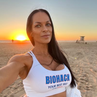 BMsraquel's profile picture. HB Biohacker🧬
"Fit💪🏼& Ageless" Era✨| Peptides, Training 🏋🏻‍♀️& Wellness🧘🏻‍♀️| Mom of✌🏼| Beach Life☀️🌊| Free Biohacking Guide👇| @vigorsciences