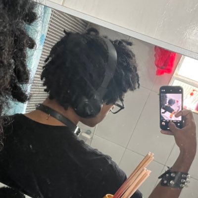 catsandblunts's profile picture. lamentações