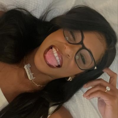 blgxEST's profile picture. @NYBABEW1THPOWER is my wife, we have a two amazing kids, @SLUTTYBLCNDE is my girlfriend and the mother of two of my beautiful children.