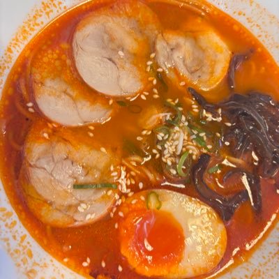 spicyleuv's profile picture. all i need to do is survive :-)