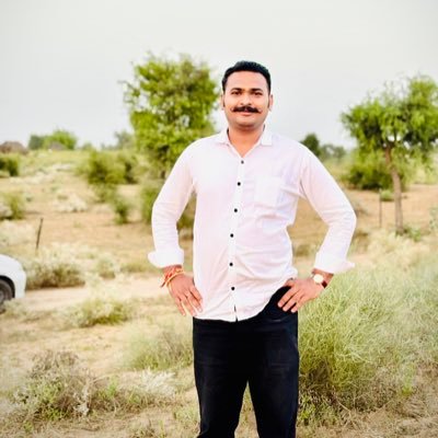 Suryapratap977's profile picture. सफल होने के लिए सफलता की इच्छा असफलता के भय से अधिक होनी चाहिए।