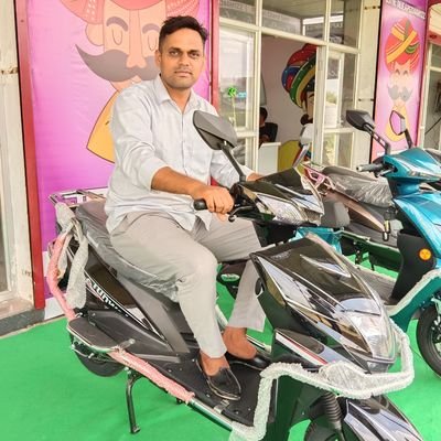 Manish823948's profile picture. 