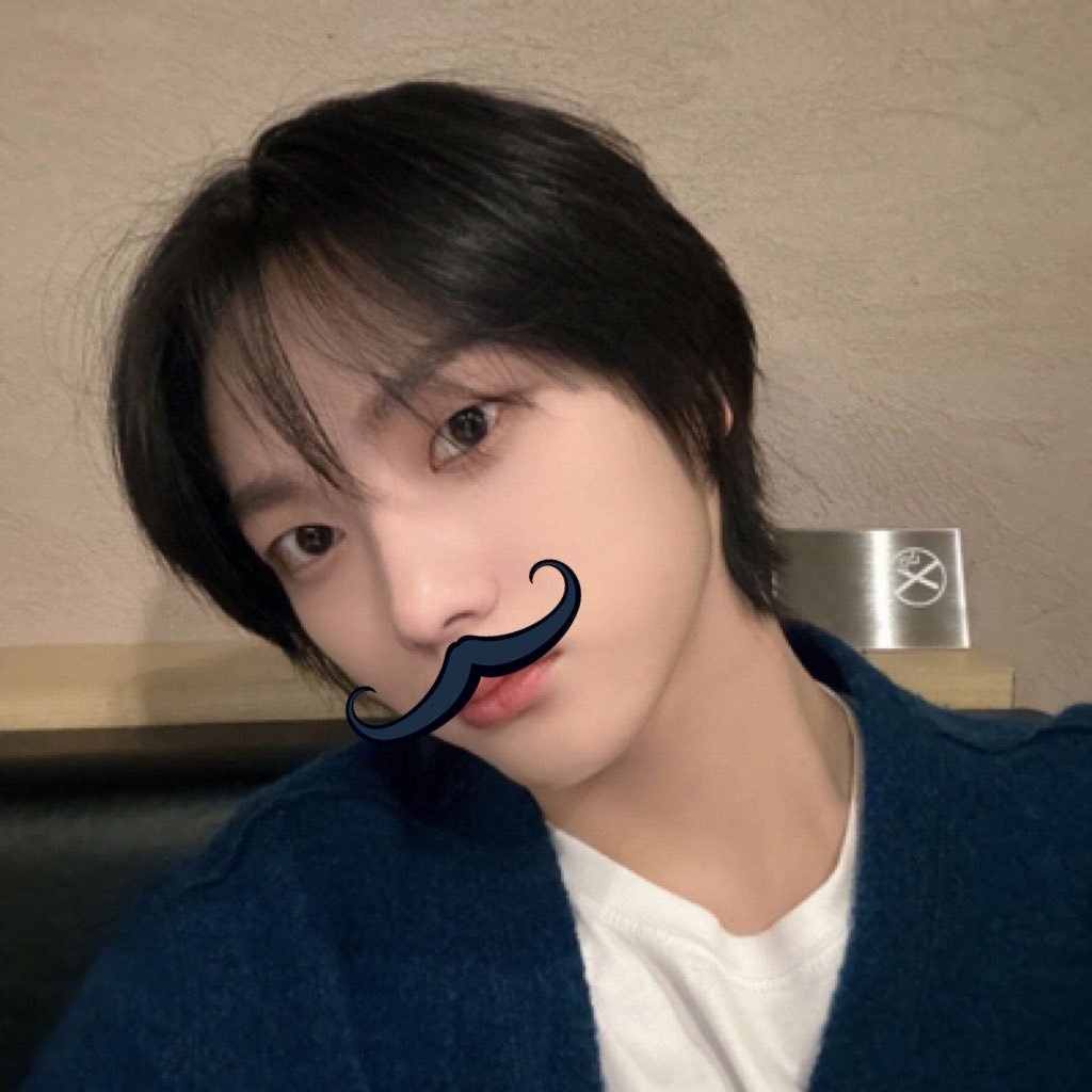 Whatthepugomg's profile picture. 어젯밤에우리오빠가다정하신모습으로한손에는크레파스를사가지고오셨어요뜬뜬밤새꿈나라에