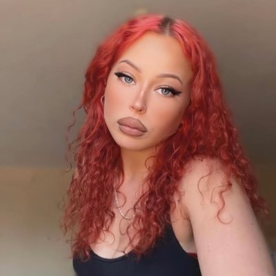 kneelb4Lexi's profile picture. Devourer of weak men 👠 5’9 findom / femdom brat / $40 tribute to speak / backup/autotweets @AlexiasW4llet