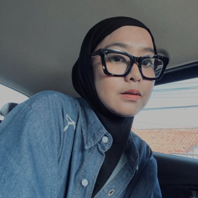 yayupratiwi's profile picture. • a professional dreamer • think happy, be happy (always) •