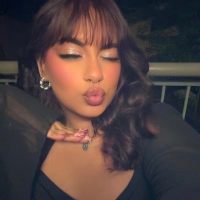 aksbaks444's profile picture. cat mom 🐾🌷🎀💌💕💘💐