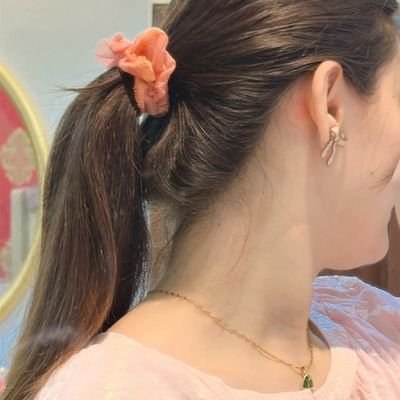 Diksha_MBBS's profile picture. 💄 Beauty Enthusiast | Skincare Addict ✨
📍 Living life one lipstick at a time
🛍️ Makeup | Fashion | Self-Care
🌸 Spreading glow & good vibes only 💕