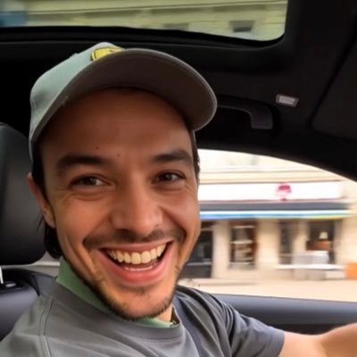 Yomassive's profile picture. 