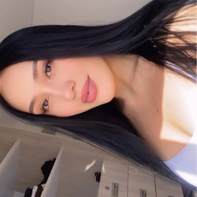 vguzmanv14's profile picture. 