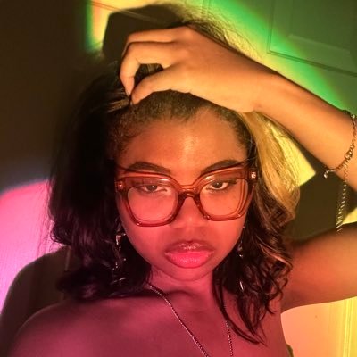 LuvlyMarsh's profile picture. 25. ♉️ idk what any of you want from me.