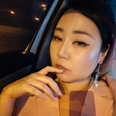 shashawang18's profile picture. 坐标022 清水缚手  cos工作室妆娘＋女摄，线下可约私房定制，绳缚sp ，护肤达人，上锁大师🚪50（防口嗨），欢迎来私信～预约哦～