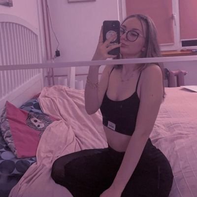 elizabethamel6's profile picture. 