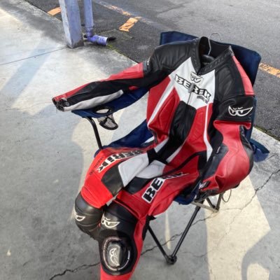 ucDs39zeZN88422's profile picture. 全日本スーパーモタードに出るのが夢です go!go!vanillasとHump Backのために生きてます