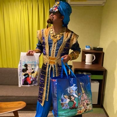 savantOZAWA's profile picture. 時々コスプレやってます。髭をはやした熊のような大男。地毛髭コスが多いです。

サンホラ　
ディズニー　
STAR WARS　
ONEPIECE
葬送のフリーレン