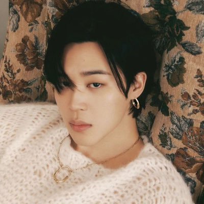 rkivjik's profile picture. things change, people change ─ everything change. ✦ ⠀⠀ᯓ★ Bangtan collector .ᐟ