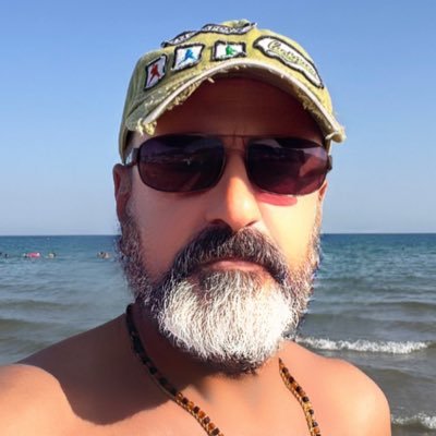 byhaluk3's profile picture. Bir derviş-ATATÜRKÇÜ BEŞİKTAŞ taraftarı-PARTİSİZ CB Adayı-Hümanist. #CANDOST #TmLily @Da__Eliz #PetalsTm @Muratqy