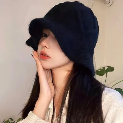 Echo8013's profile picture. ☞ 不做别人的选项,只当自己的主角。