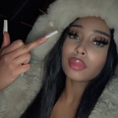 AbrianaNeneh's profile picture. Tu veux jouer,Moi je fixe les règles 🐍🐶