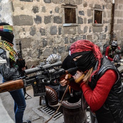 Berxwedan004's profile picture. Ger aşîtî nabe, xwe amede bike. @amedskofficial
