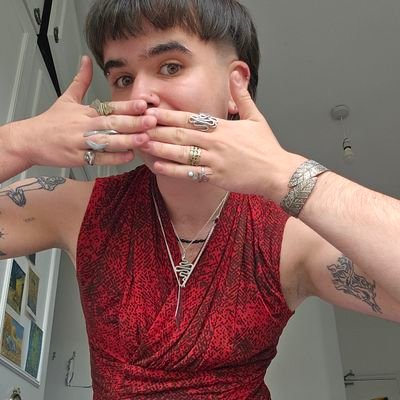 eliottcats's profile picture. transsexual maniac