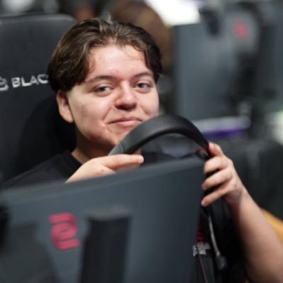 M8MaRwAnn's profile picture. insta: ma10r9n @polloupdate @pollofn6 #M8win