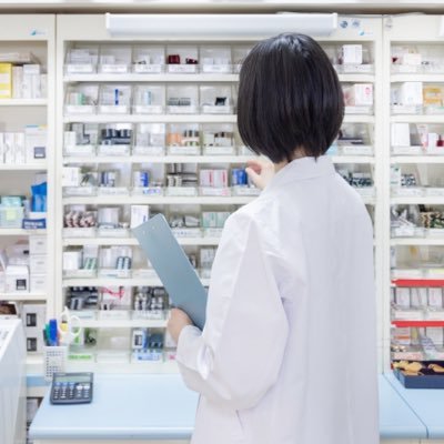 satomoou's profile picture. 30代の薬局薬剤師💊 未就学児と小学生を育てながら、 本業×副業で“無理なく働く”を実践中。 私大薬学部→調剤併設ドラッグストア→基幹病院の門前薬局に転職して土日休みの定時帰宅を実現。空いた時間で副業WEBライターとして年間100万円ほどを継続中✍️