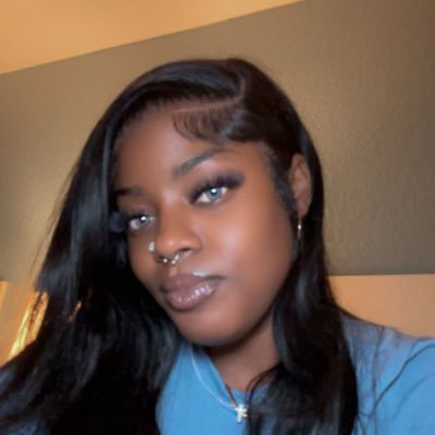 BiteMee___'s profile picture. 