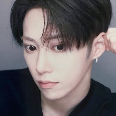 lhjssh's profile picture. 장지아하오 하오샹니 #쨔오단