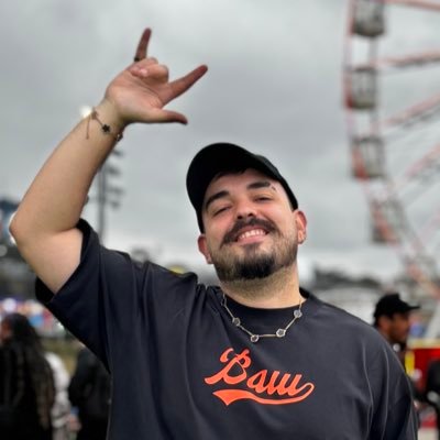 ofigao's profile picture. Rio in sp • 97 • Engenheiro de Produção UERJ • Pra sempre te seguirei tricolor cantando da arquibancada 🇭🇺 • Dono da Antiga Flu Jpa ou amortizada @talkflutv