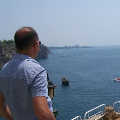 beyazliman's profile picture. İnsan kalacağız bağışlanmazlık pahasına.                                                             

                         René Char