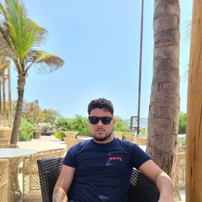 4HenyerrC's profile picture. 🤑🤑